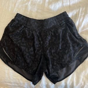 Lululemon Hotty Hot Low-Rise Shorts